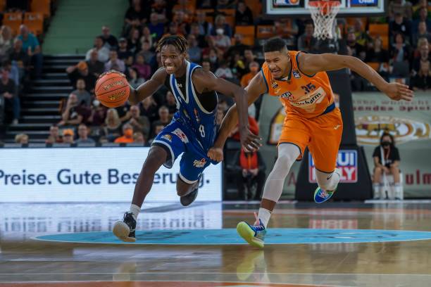 对决更加悬 对决更加悬