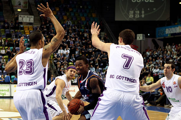 谁将凭借实 谁将凭借实